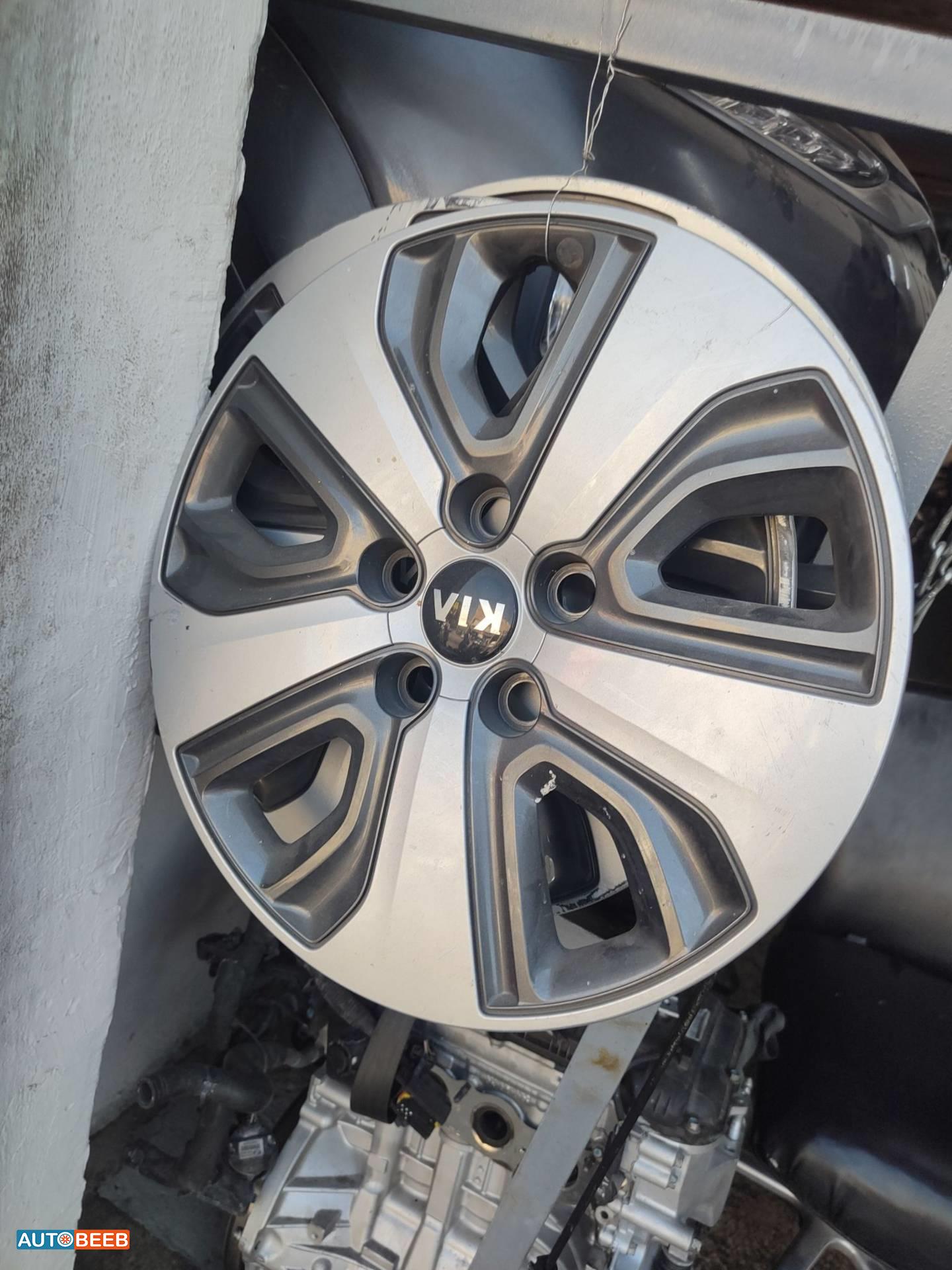 Wheel and Rims Wheel Covers  KIA Niro