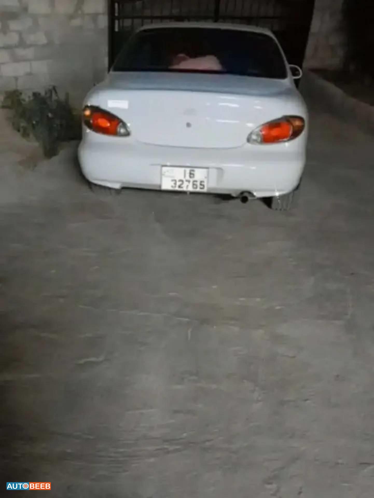 هيونداي افانتي 1999