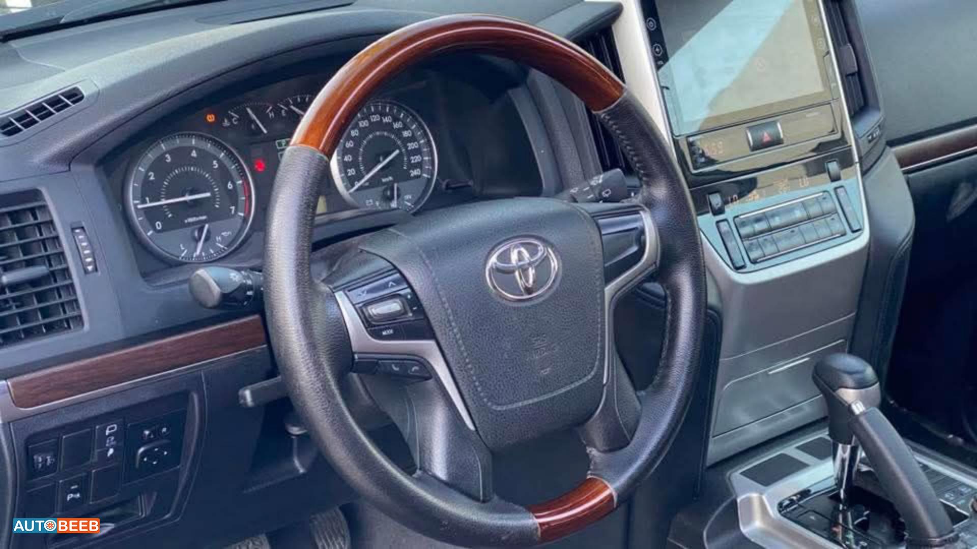 Toyota Land Cruiser 2018