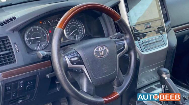 Toyota Land Cruiser 2018
