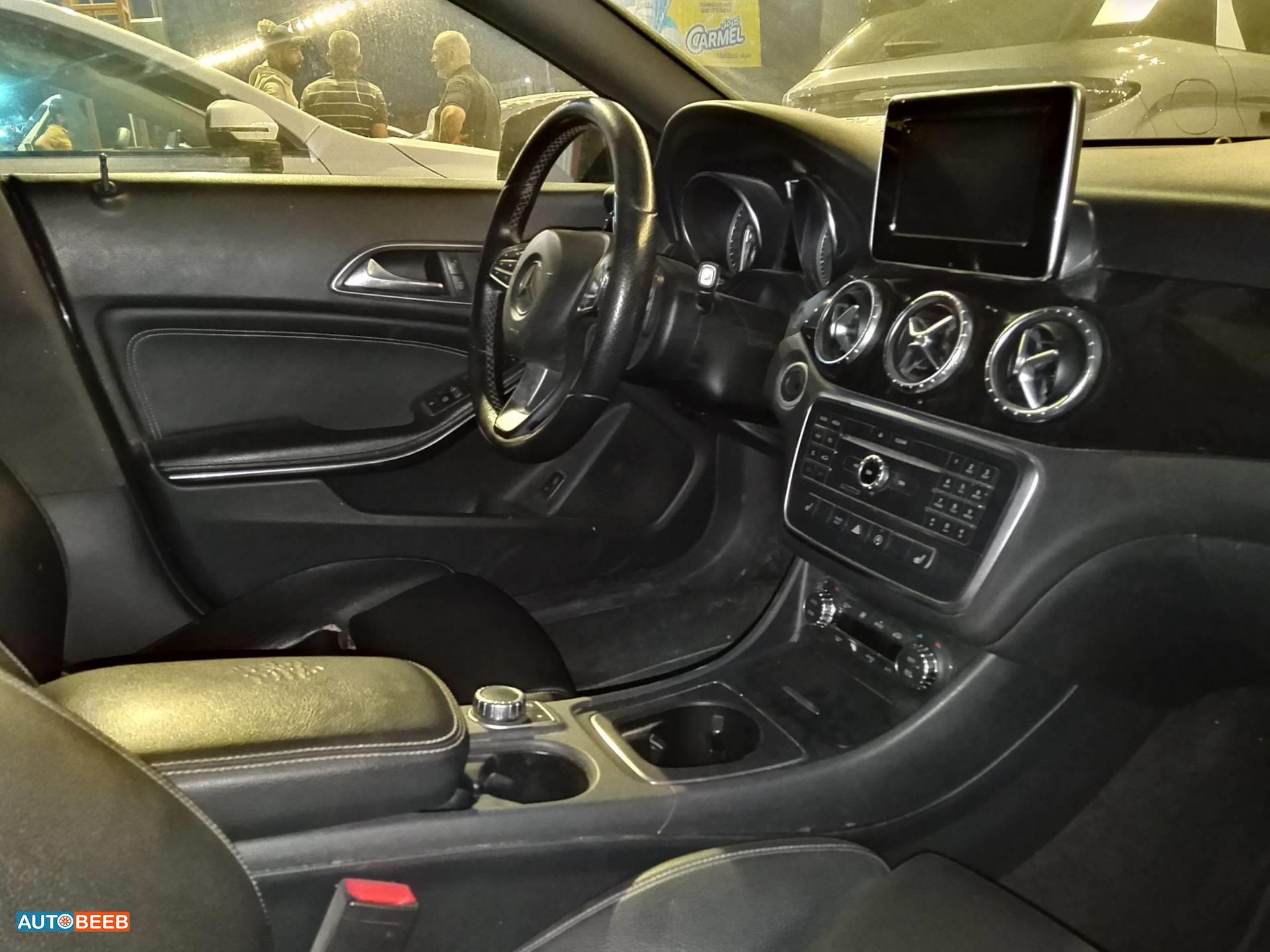 Mercedes Benz CLA250 2016