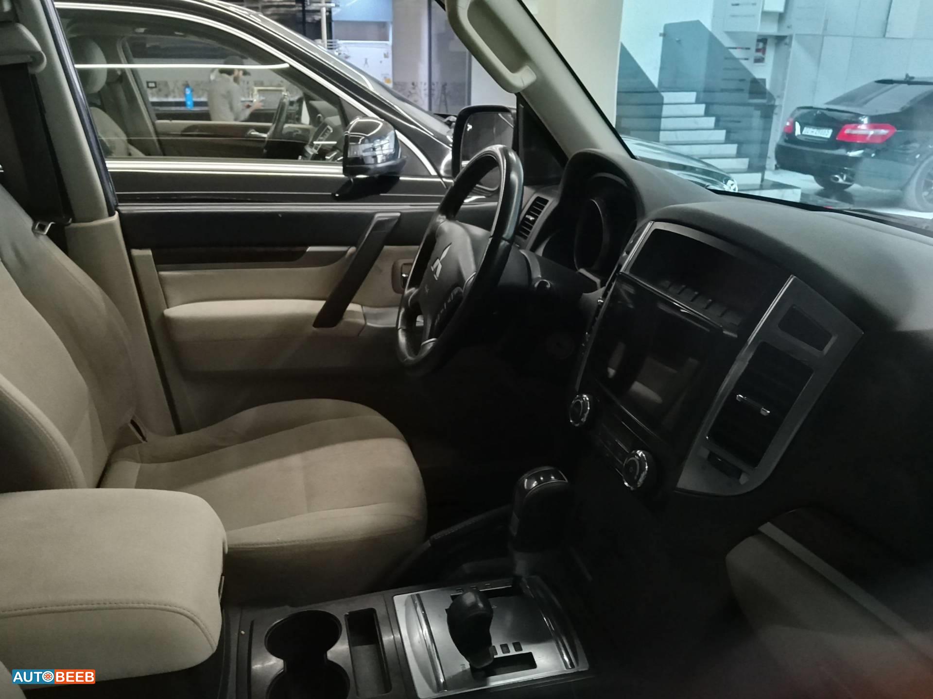 Mitsubishi Pajero 2016