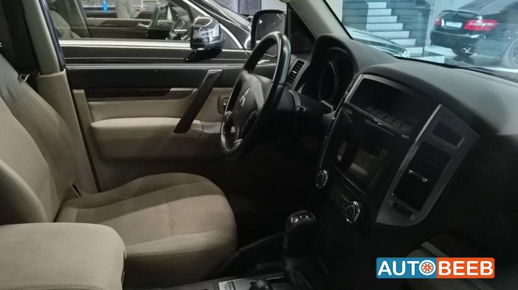 Mitsubishi Pajero 2016