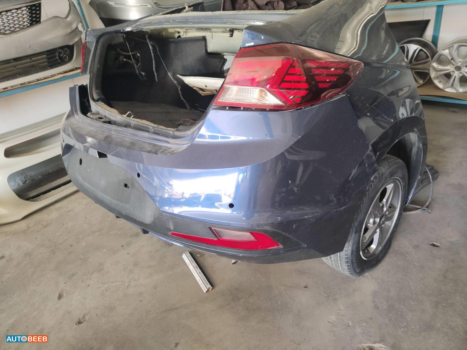 قصة خلفية هيونداي النترا 2019 2020