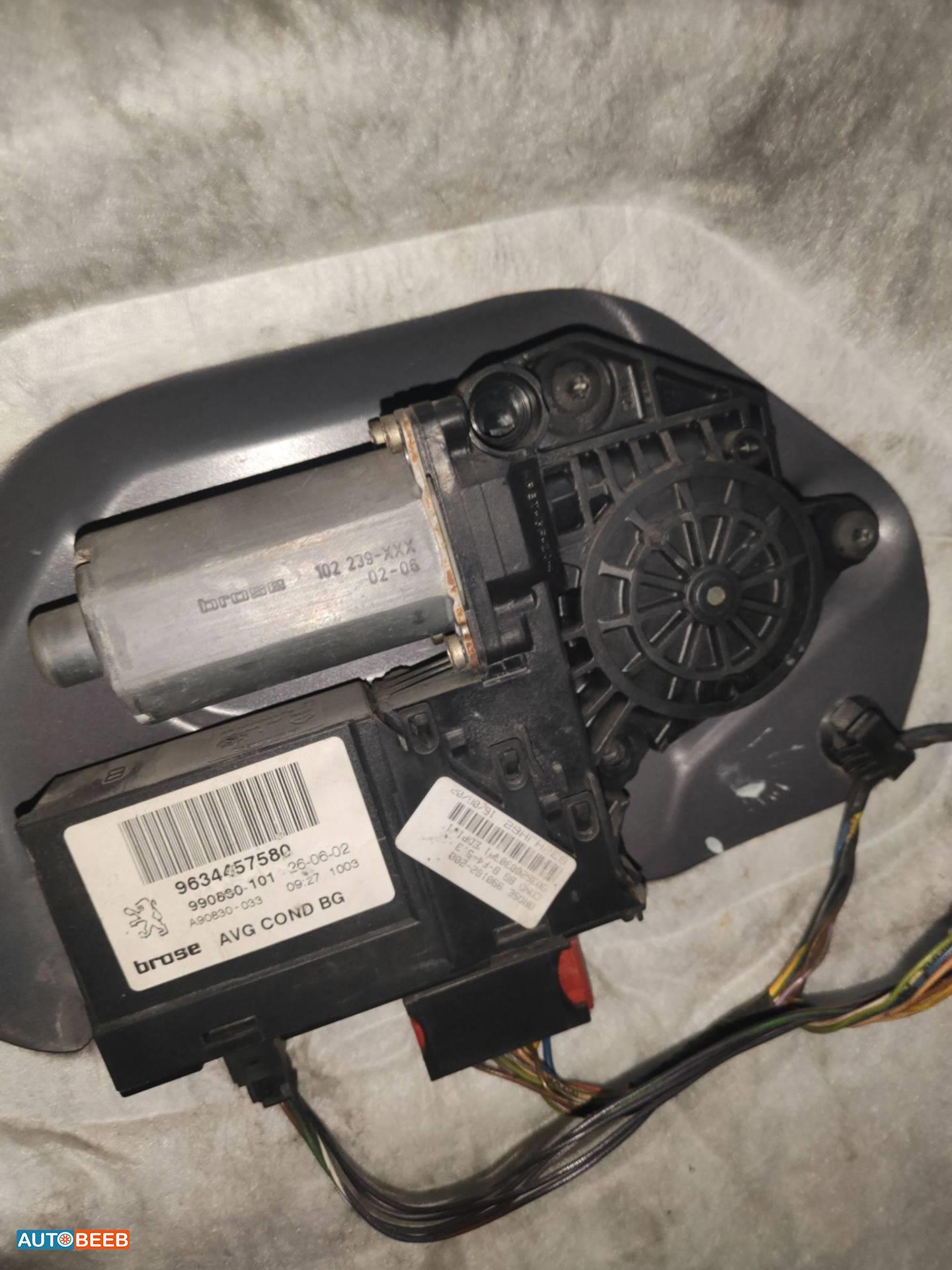 ماكنه زجاج بيجو 307 2005 2006 2007