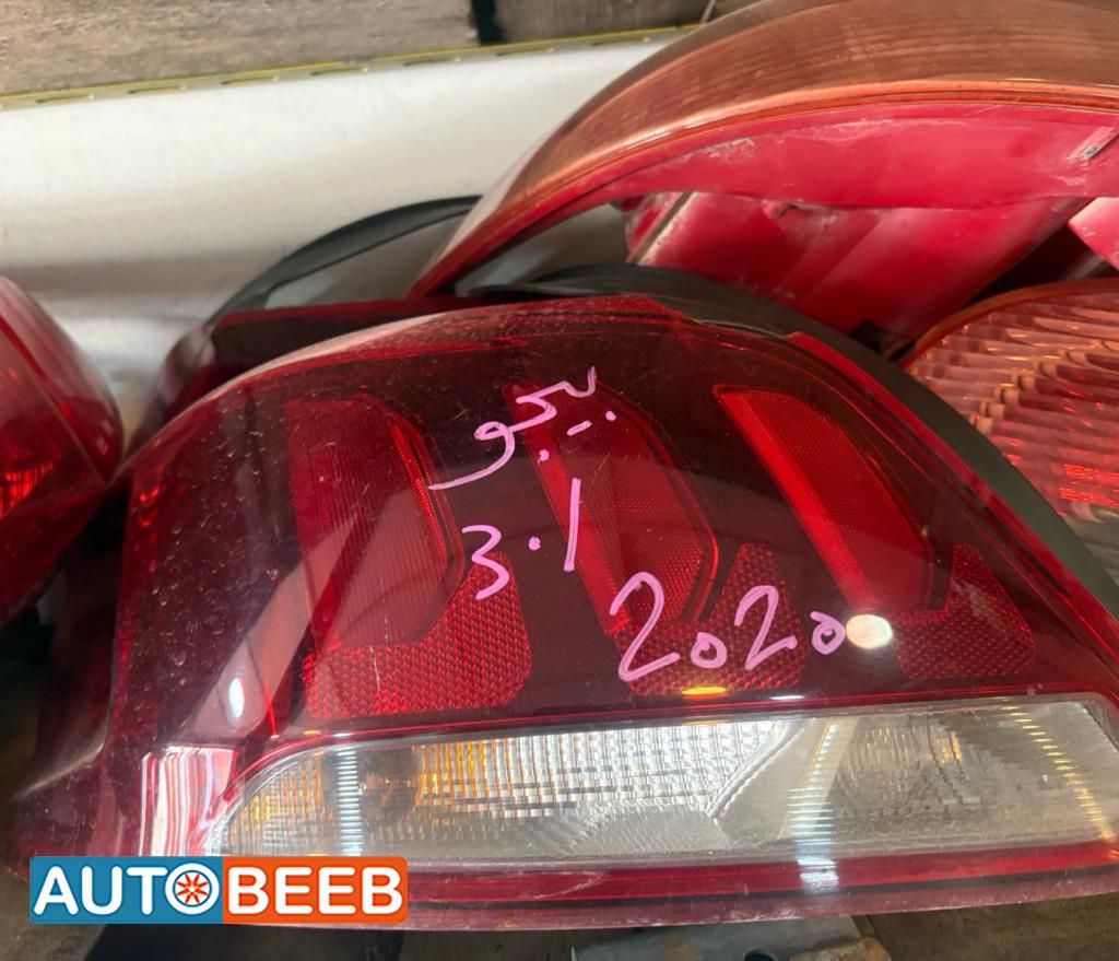 ضوء خلفي يمين شمال بيجو 301 2019 2020