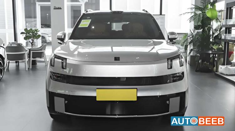 Lynk & Co 900 2025