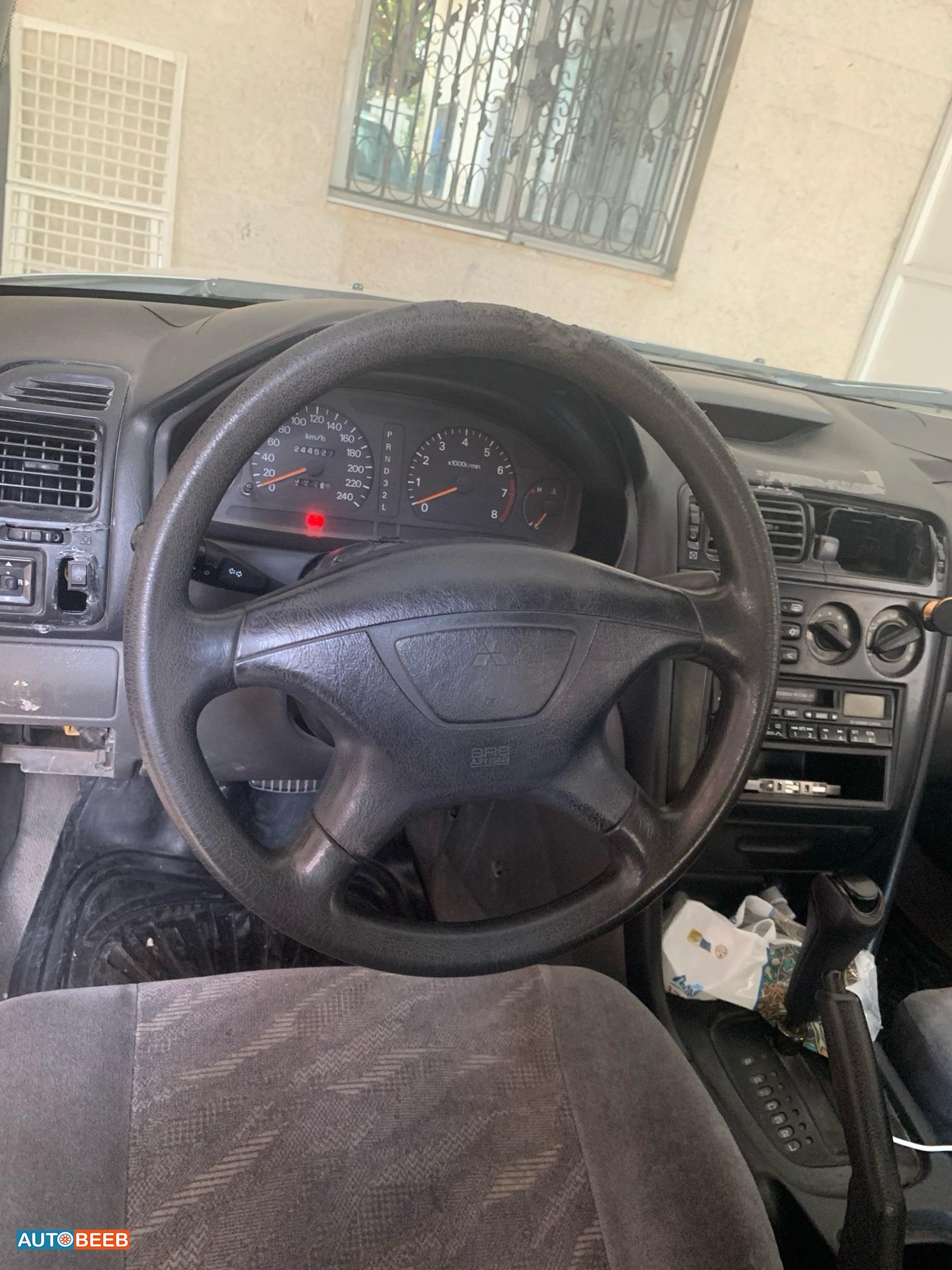 Mitsubishi Galant 2003