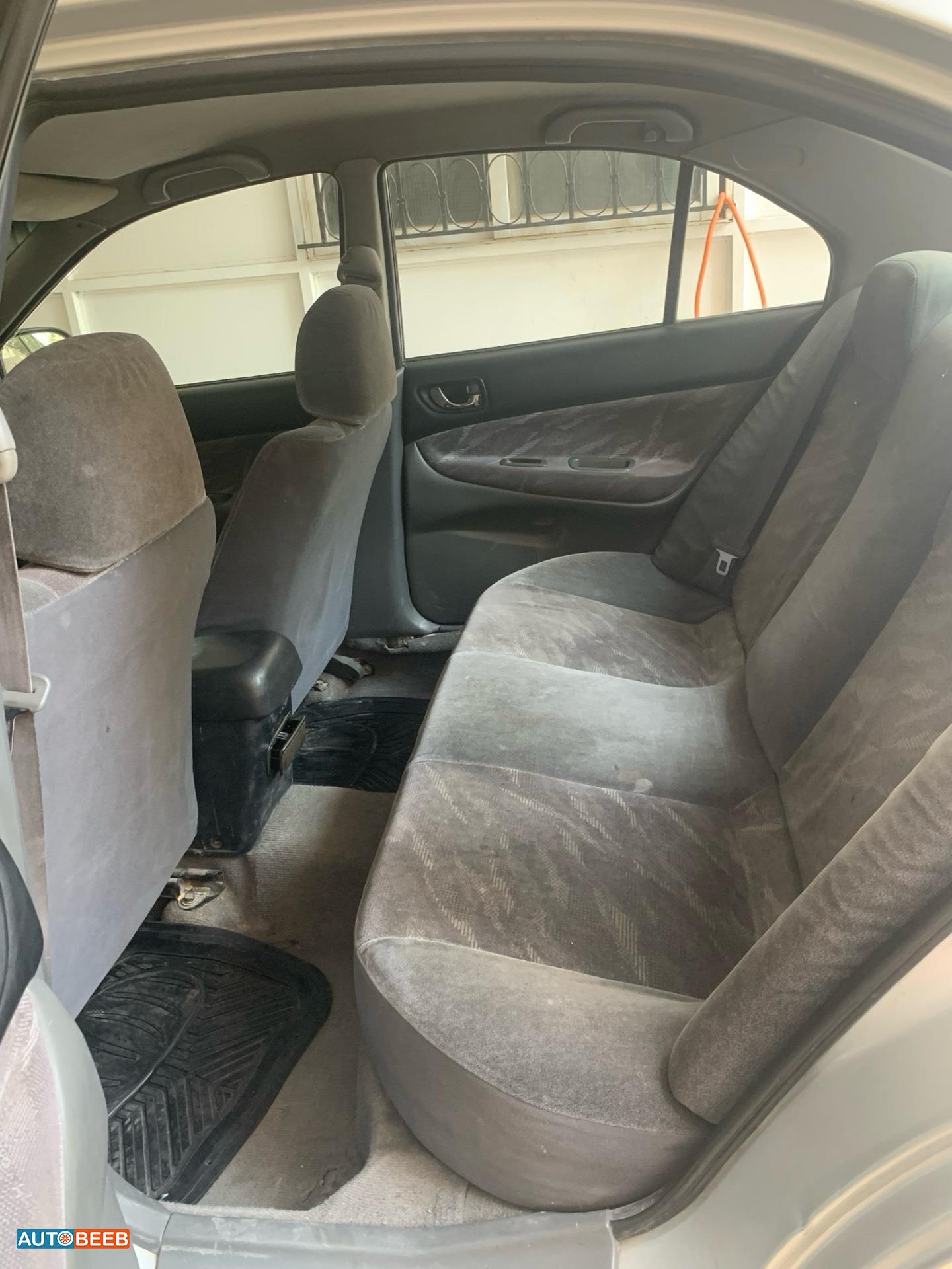Mitsubishi Galant 2003