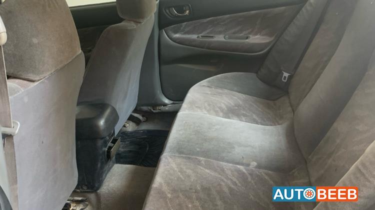 Mitsubishi Galant 2003