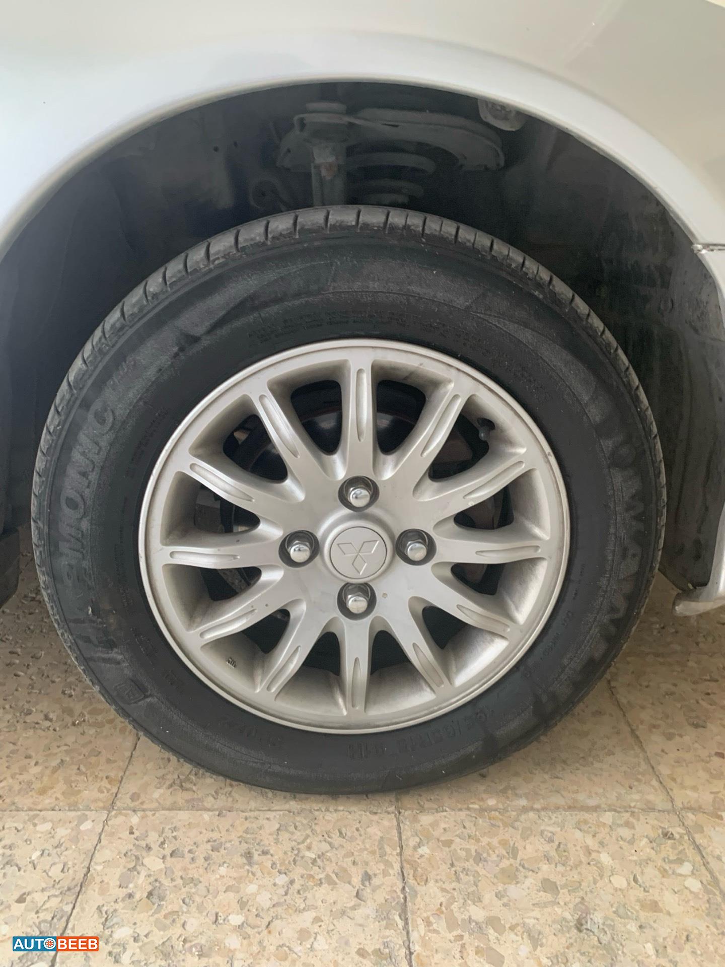 Mitsubishi Galant 2003