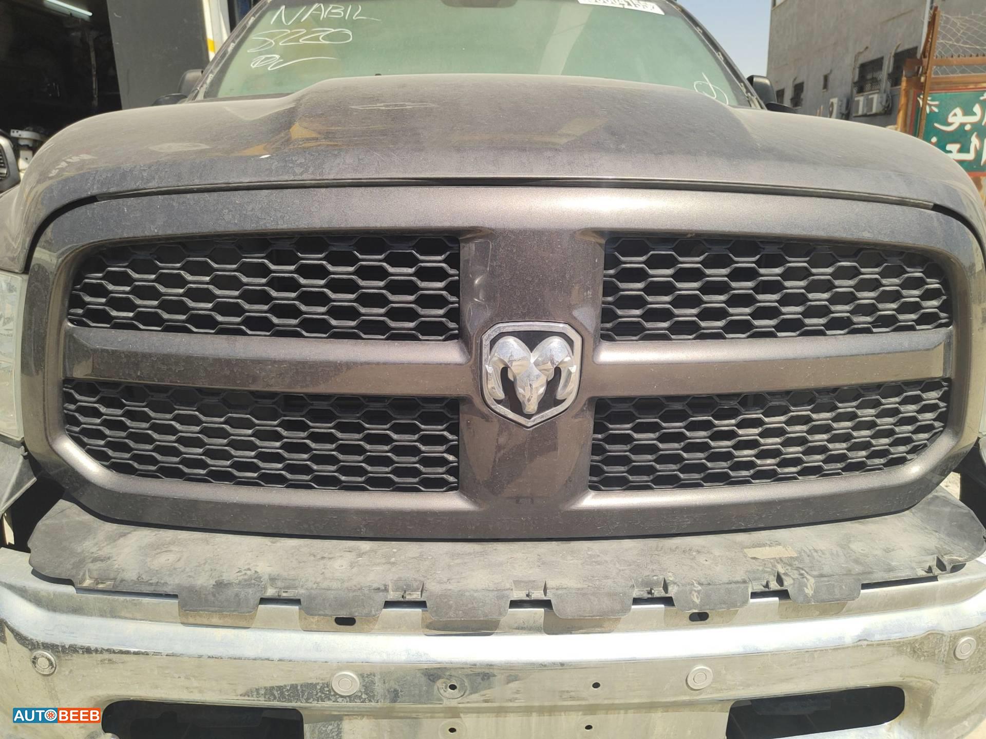 Body  Grilles Dodge RAM