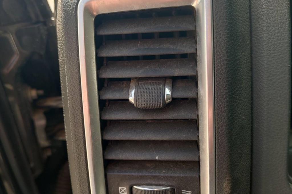Cabin  Control buttons Dodge RAM