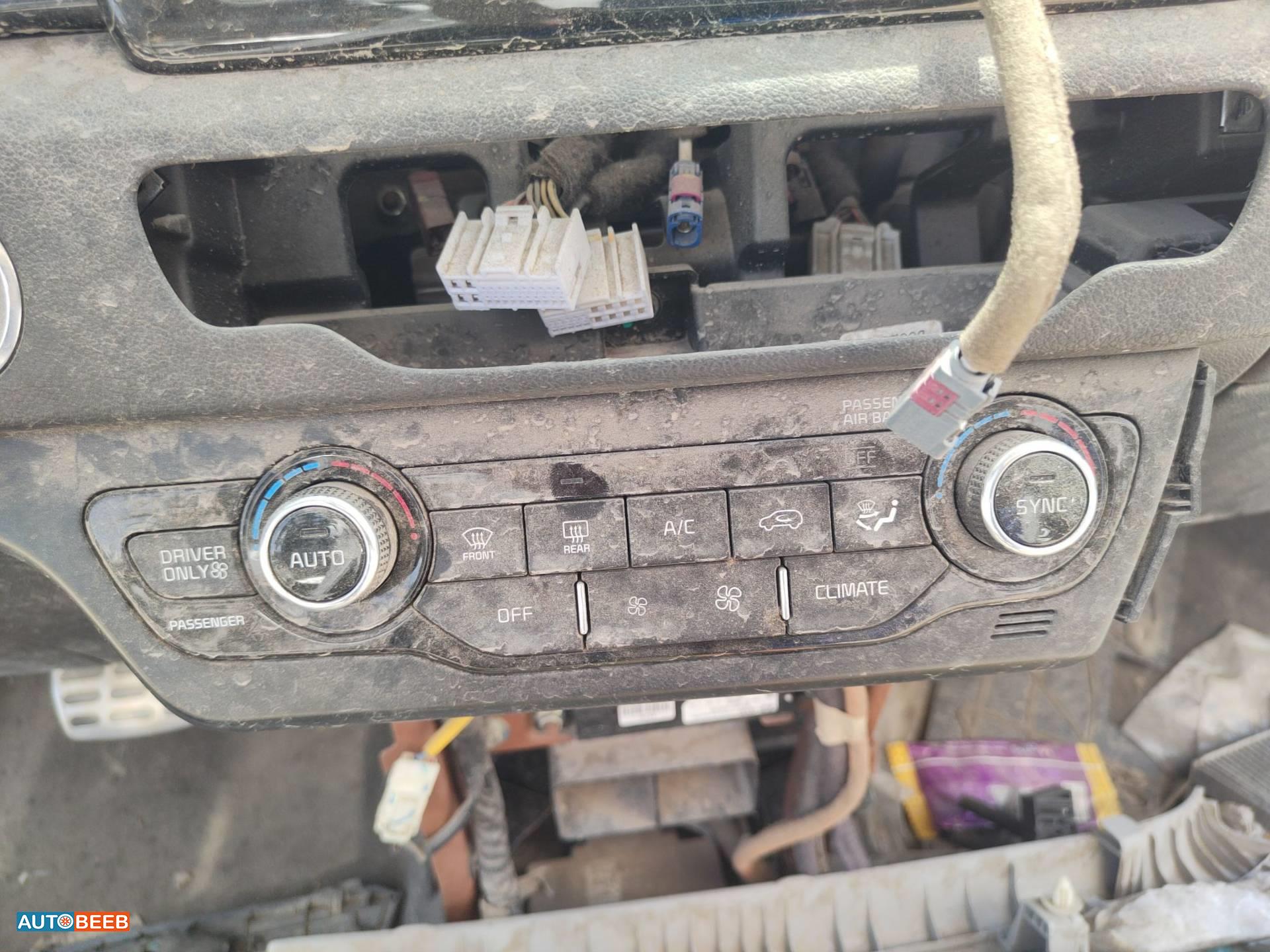 Cabin  Dashboard KIA Niro