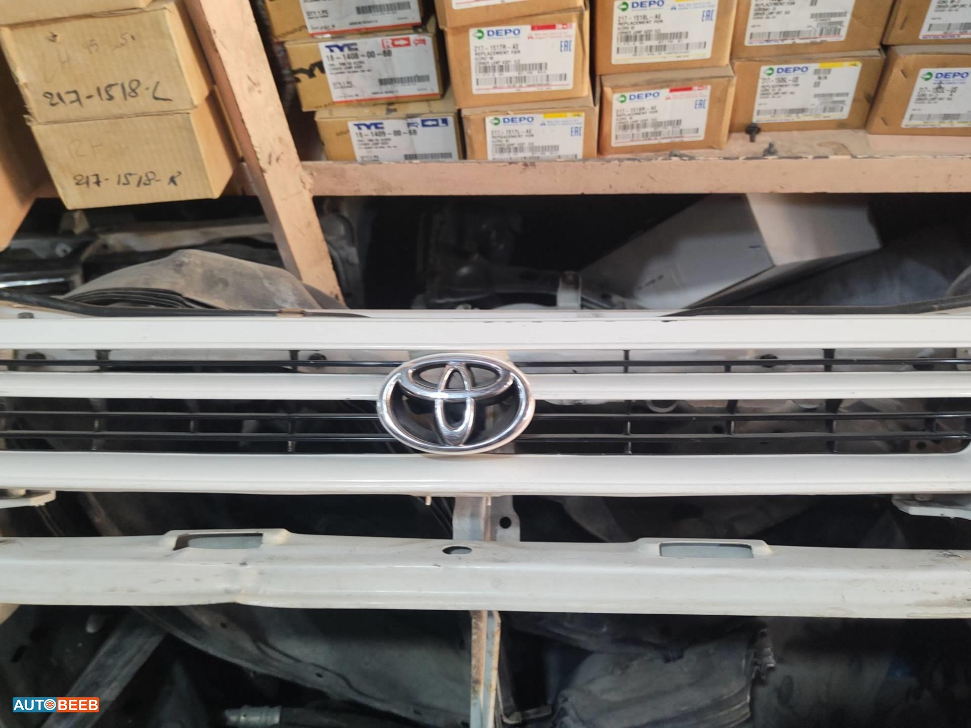 Body  Grilles Toyota Corolla