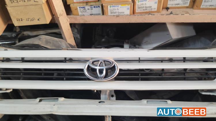 Body  Grilles Toyota Corolla