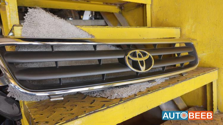 Body  Grilles Toyota Camry
