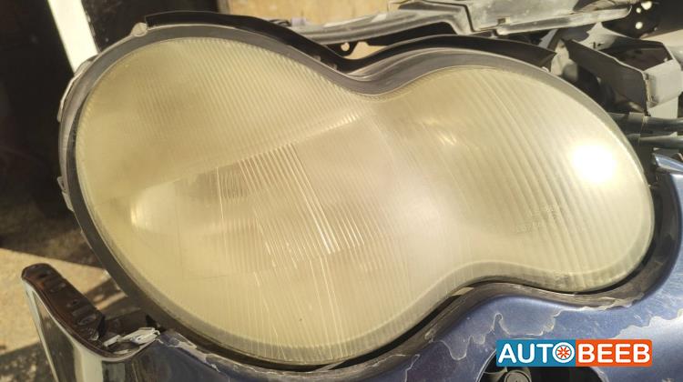 Lights Front light Mercedes Benz C200