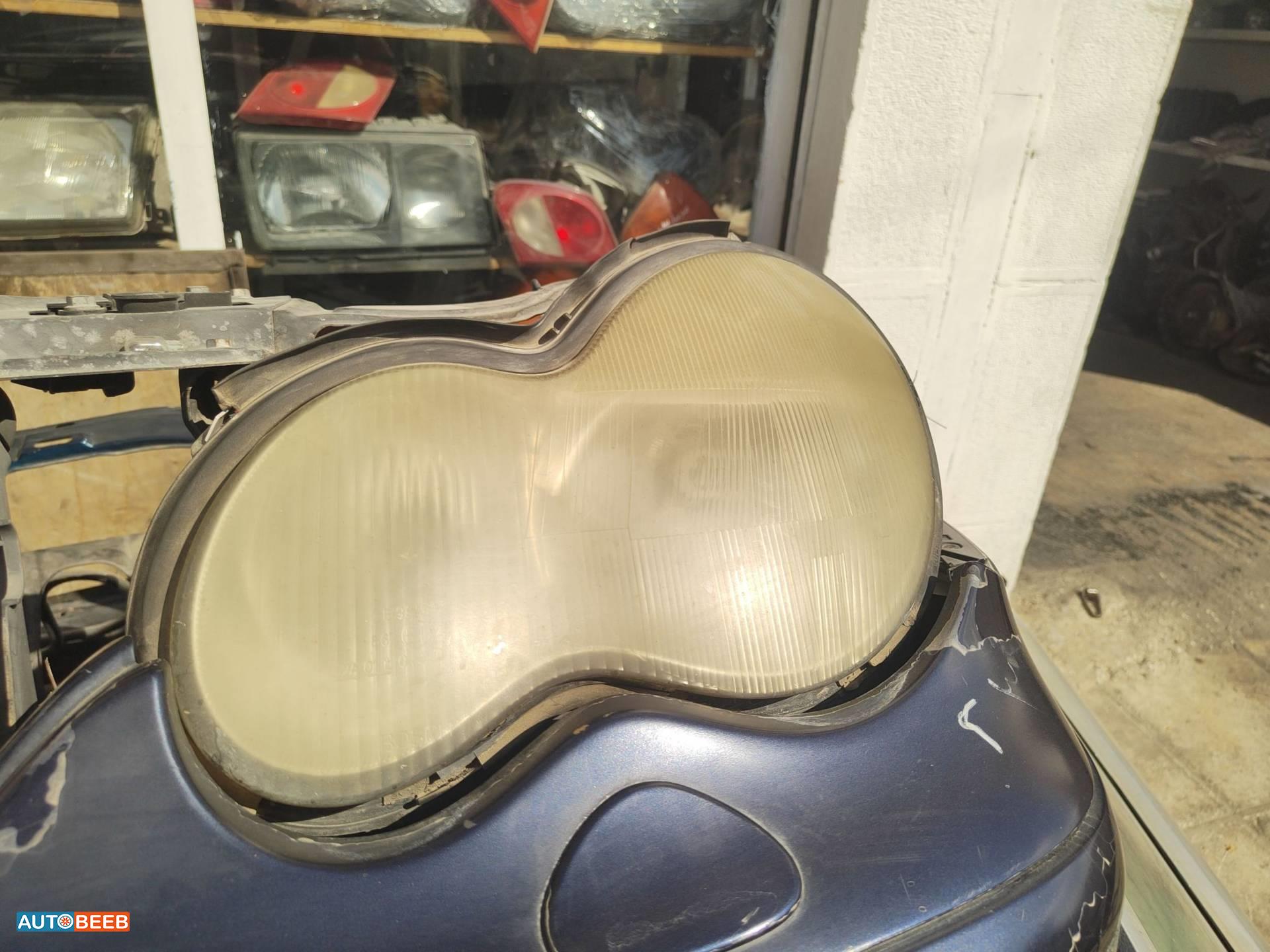 Lights Front light Mercedes Benz C200