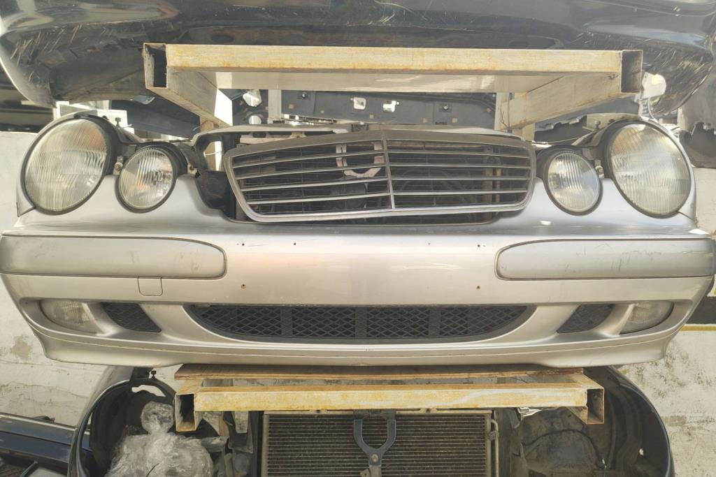 Body  Bumper Mercedes Benz E200