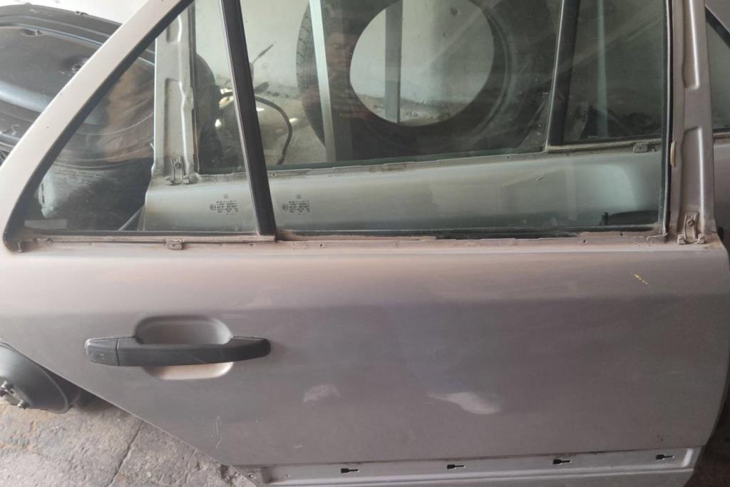 Body  Doors Mercedes Benz C200