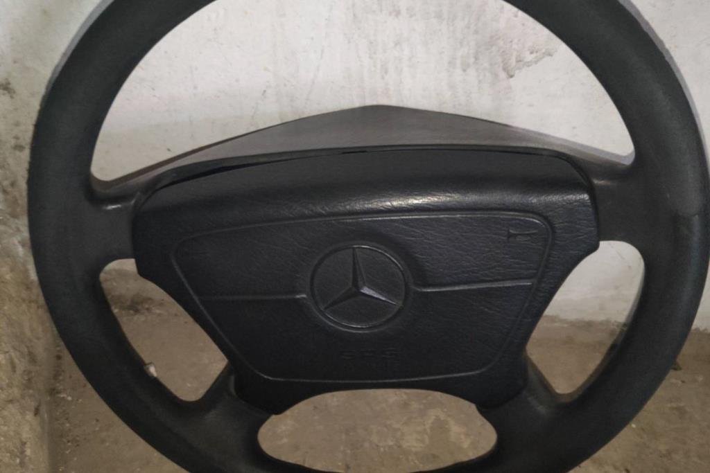 Cabin  Steering Wheel Mercedes Benz C200