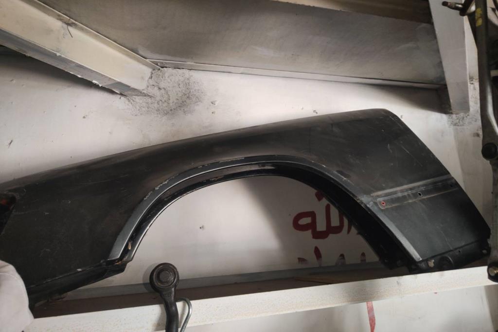 Body  Fenders  Mercedes Benz E200