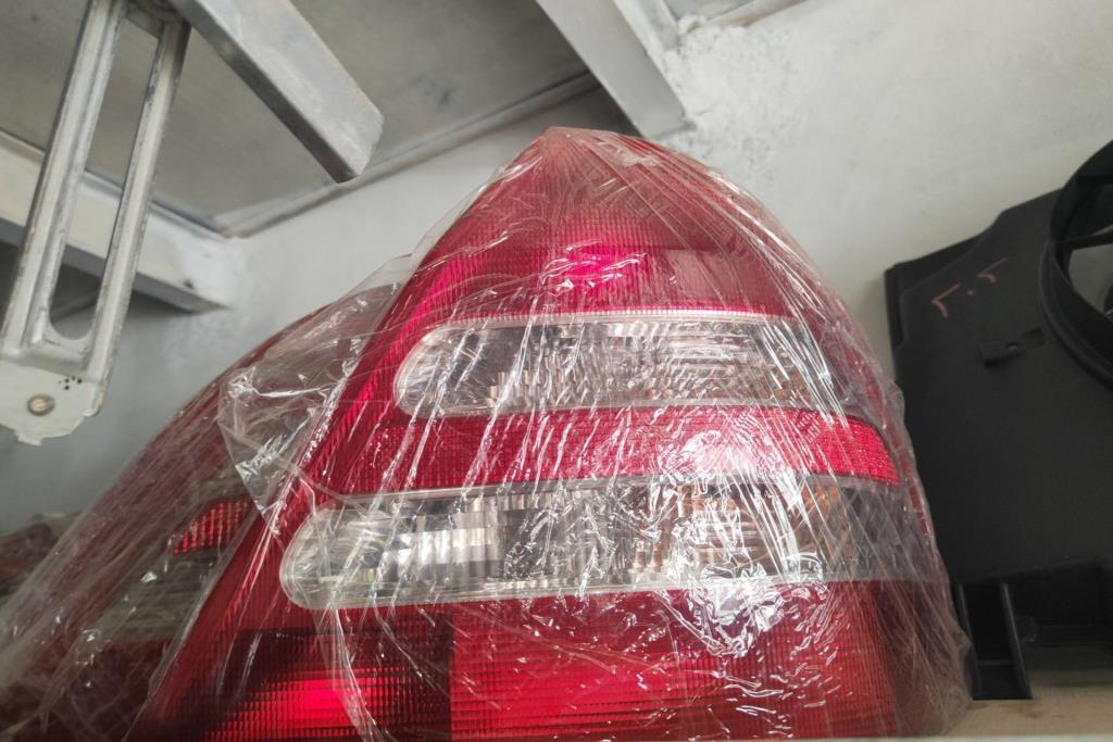 Lights Rear light Mercedes Benz E200