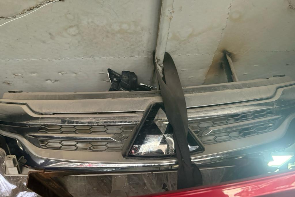 Body  Grilles Mitsubishi Outlander