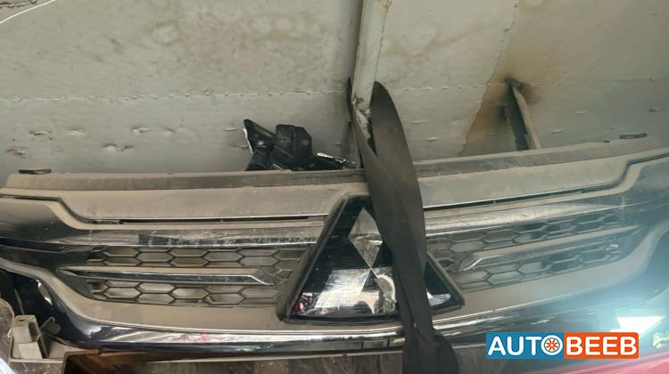 Body  Grilles Mitsubishi Outlander