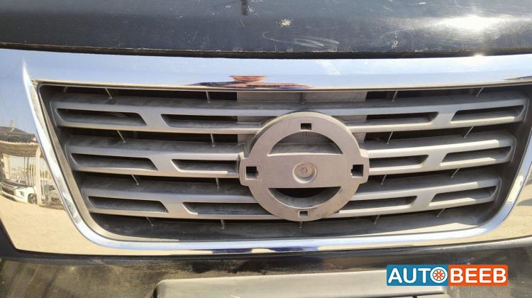 Body  Grilles Nissan Navara