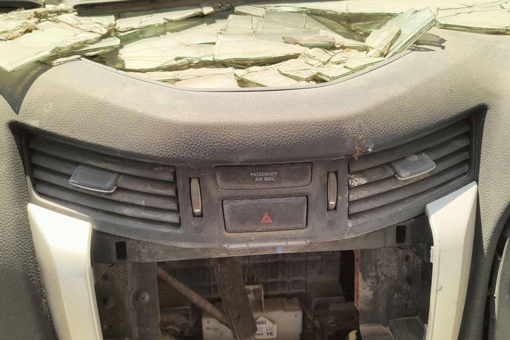 Cabin  Control buttons Nissan Navara