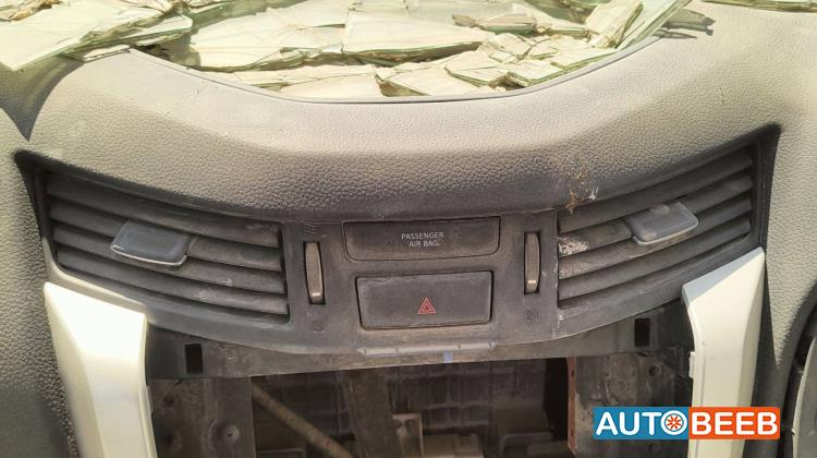 Cabin  Control buttons Nissan Navara