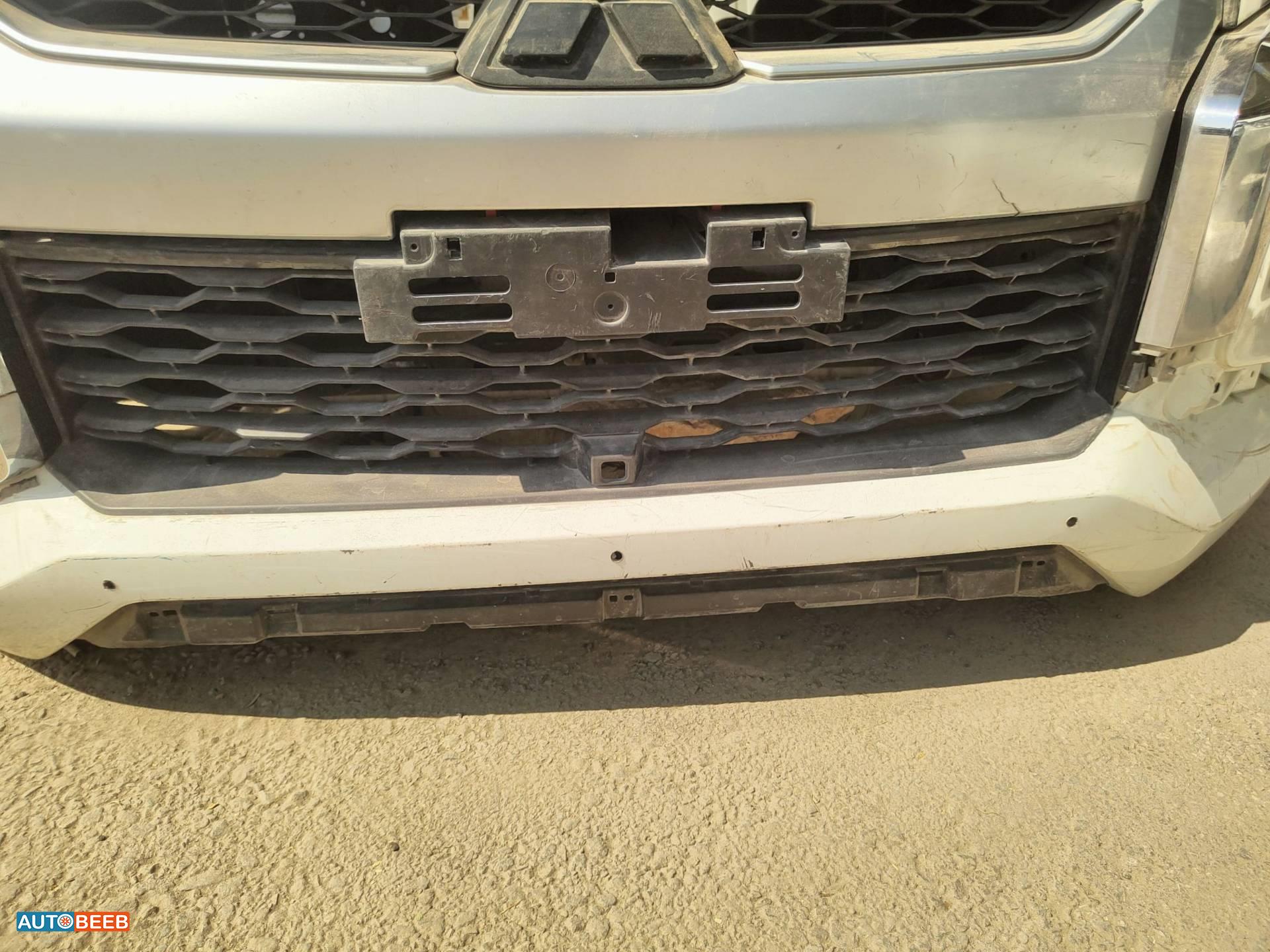 Body  Grilles Mitsubishi L200