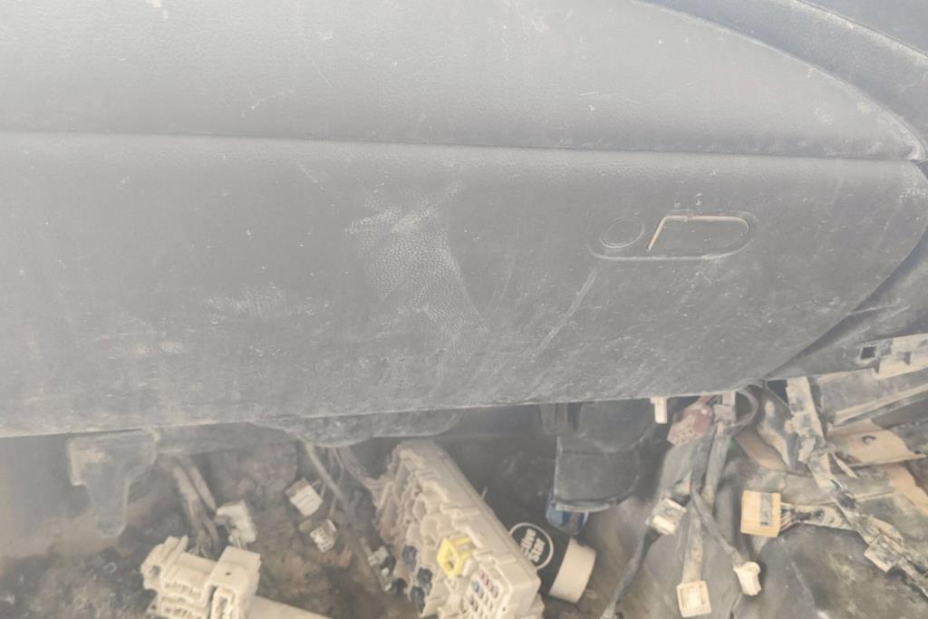 Cabin  Dashboard Mitsubishi L200