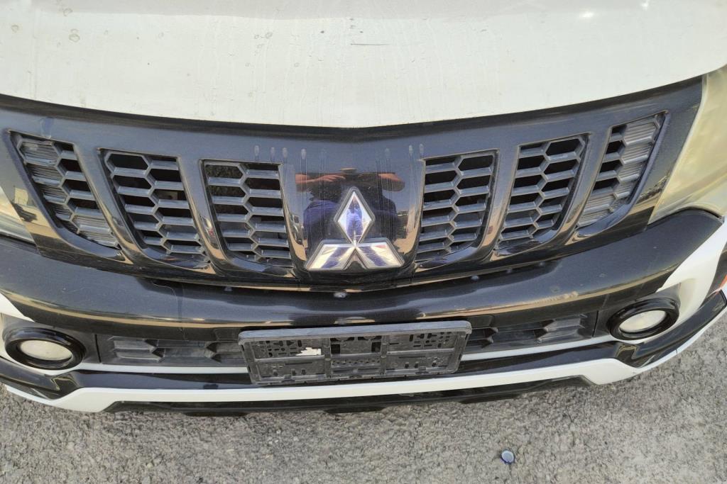 Body  Grilles Mitsubishi L200