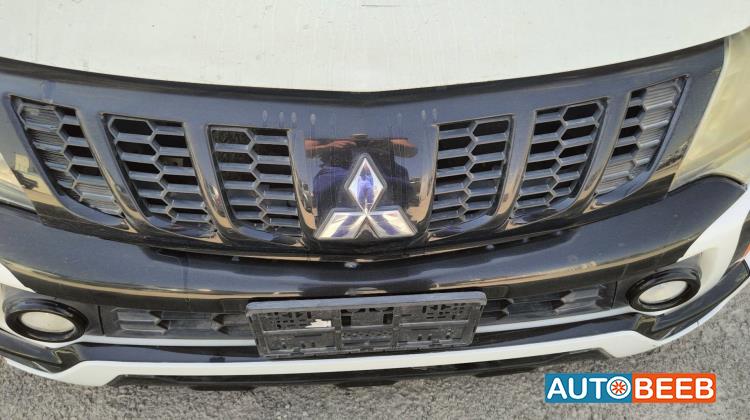 Body  Grilles Mitsubishi L200