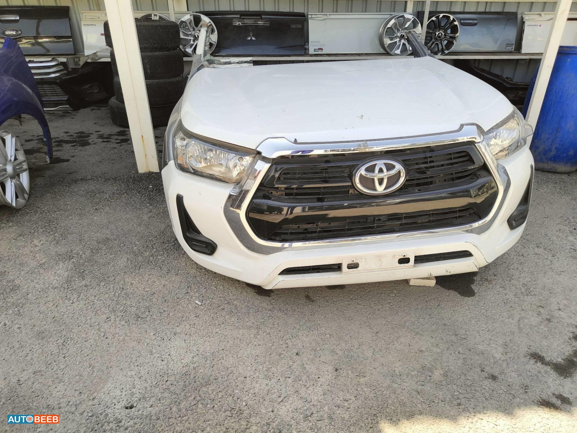 Body  Front clip Toyota Hilux