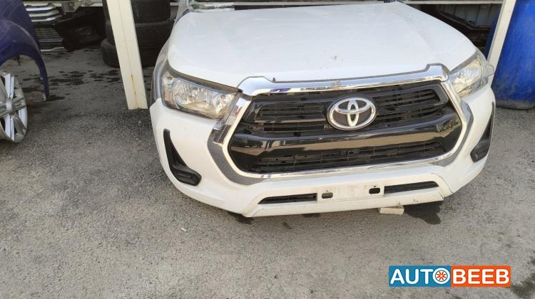 Body  Front clip Toyota Hilux