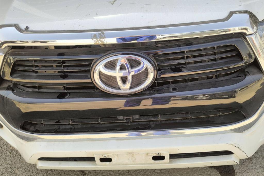 Body  Grilles Toyota Hilux