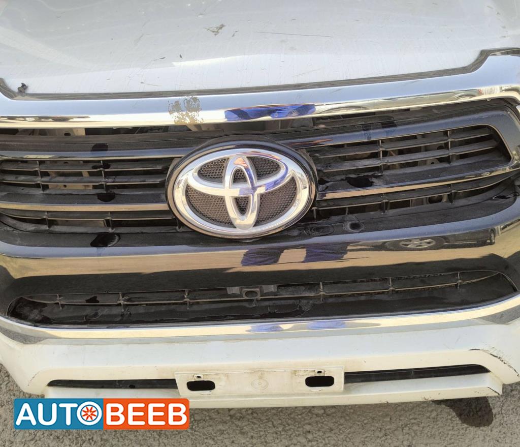 Body  Grilles Toyota Hilux