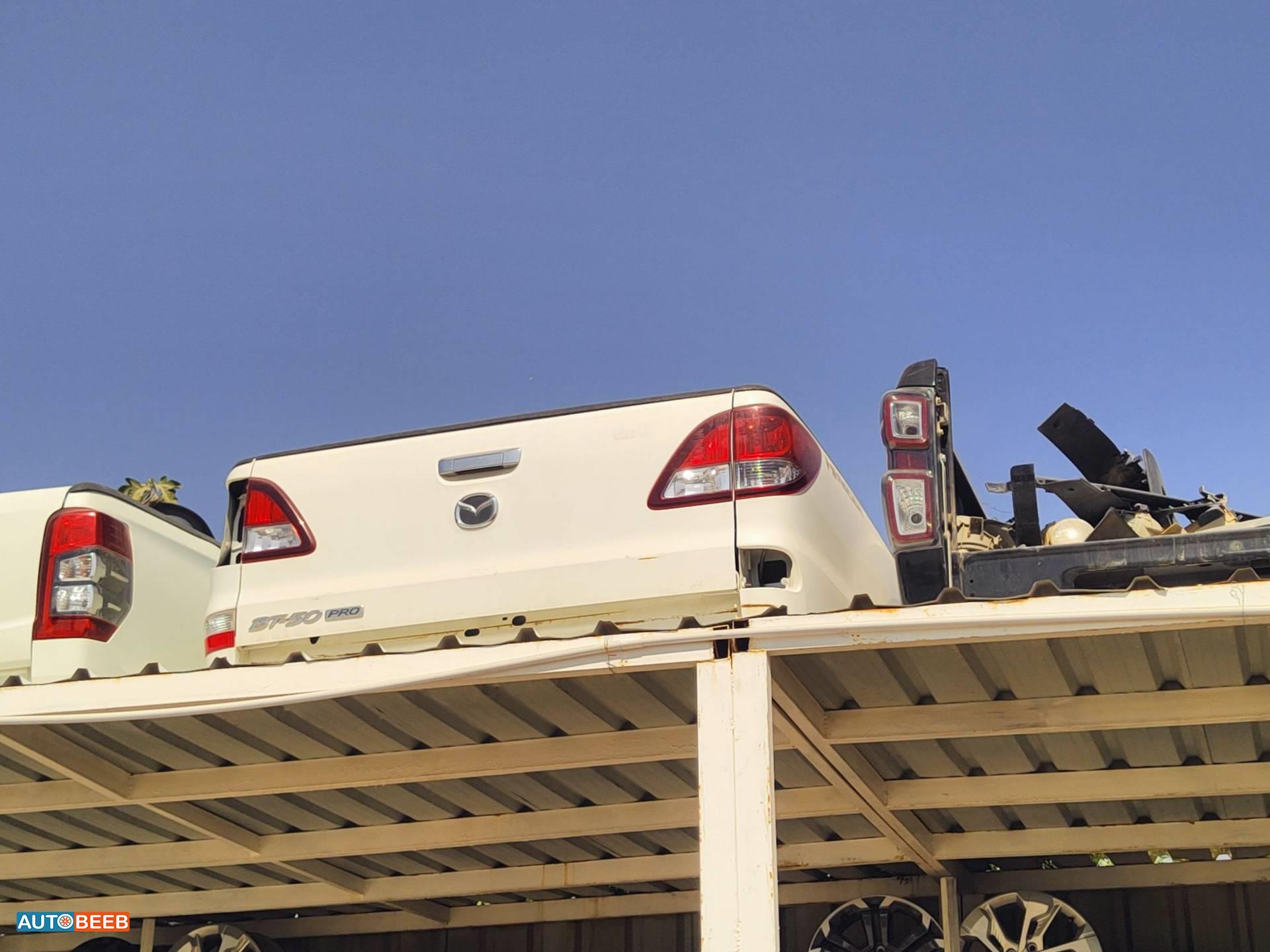 Body  Trunk Mazda BT50