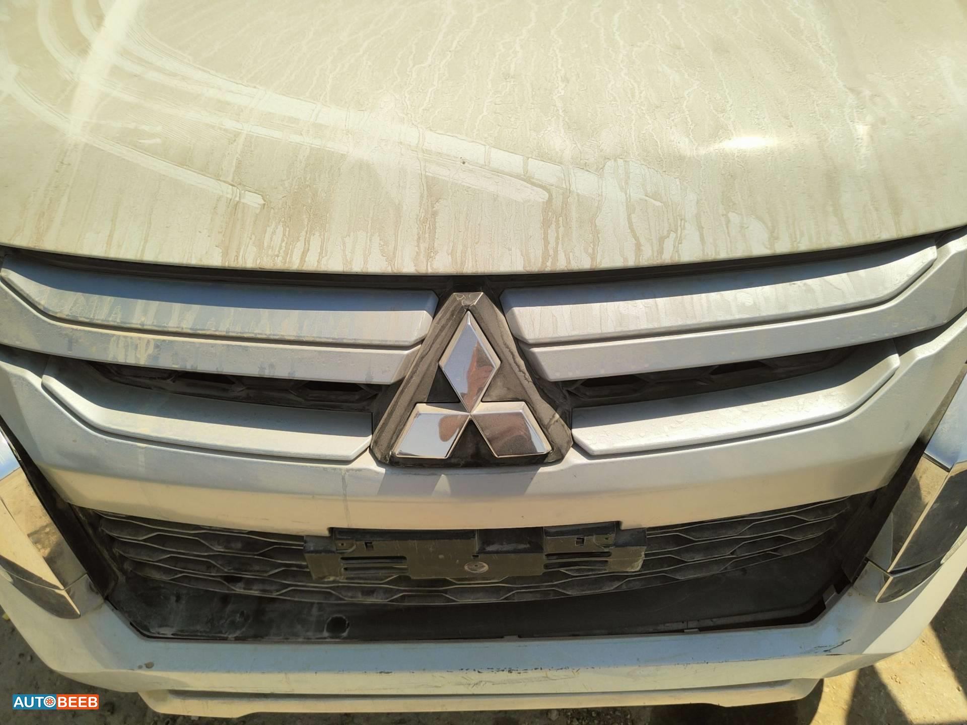 Body  Grilles Mitsubishi L200