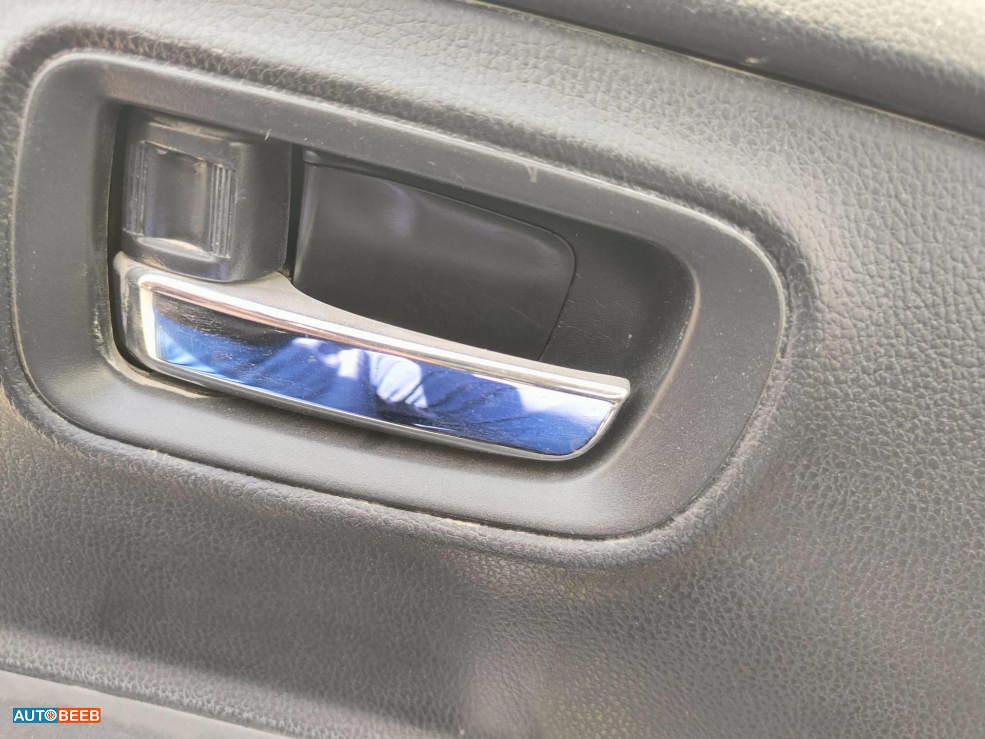 Body  Door Handle  Mitsubishi L200