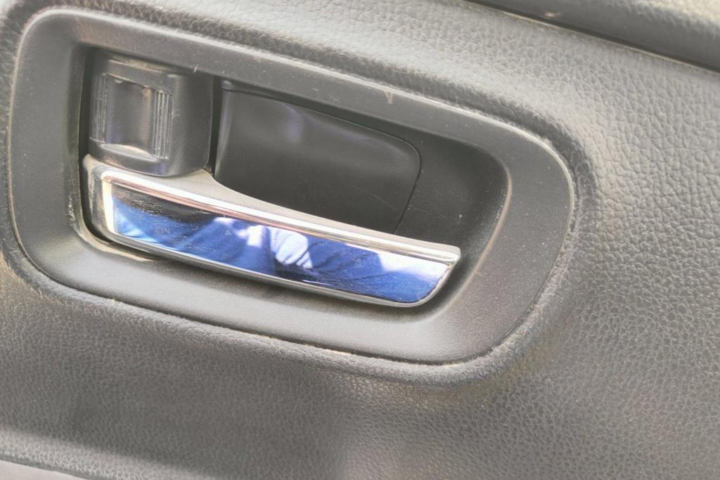 Body  Door Handle  Mitsubishi L200