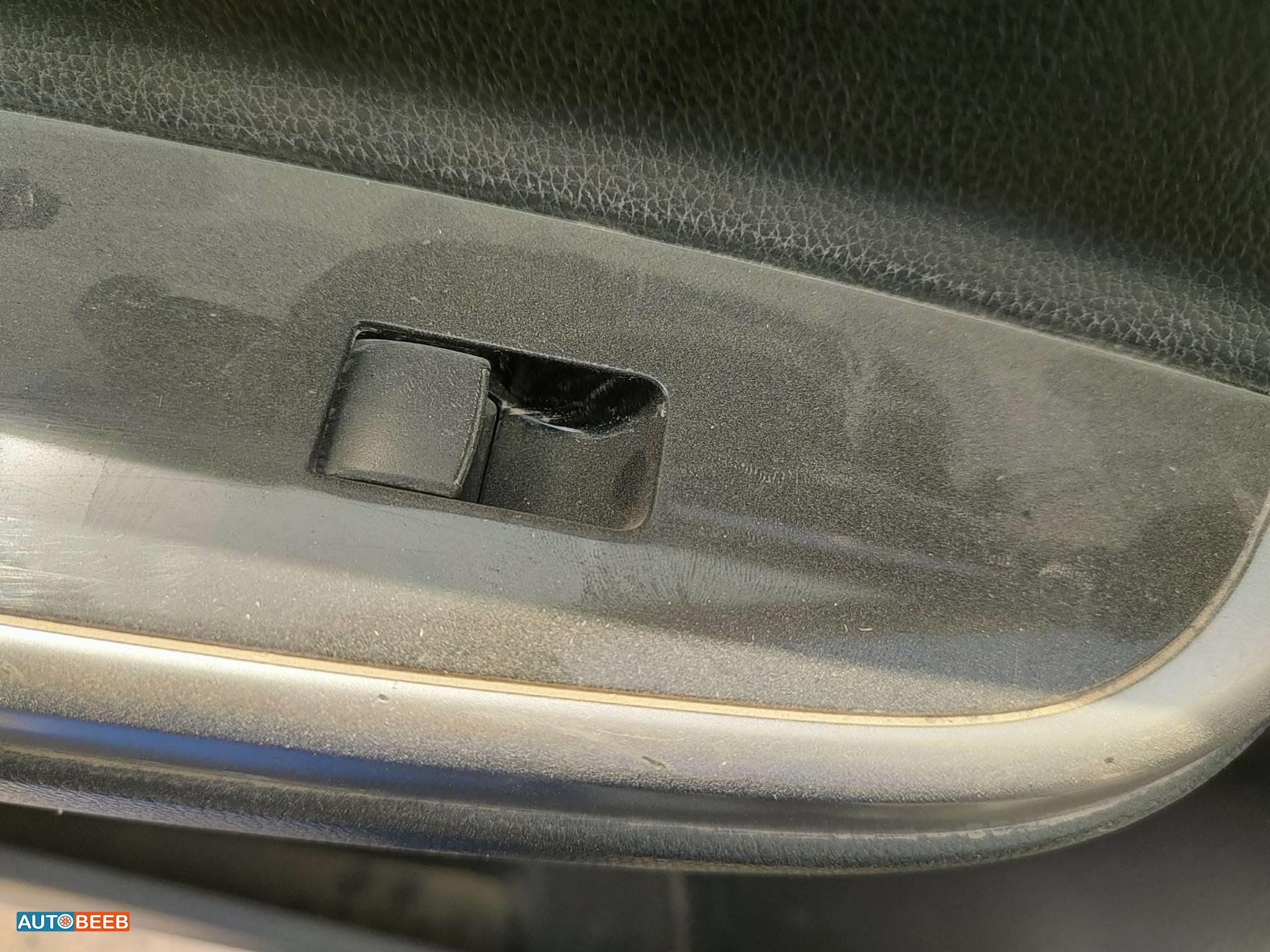 Cabin  Control buttons Mitsubishi L200