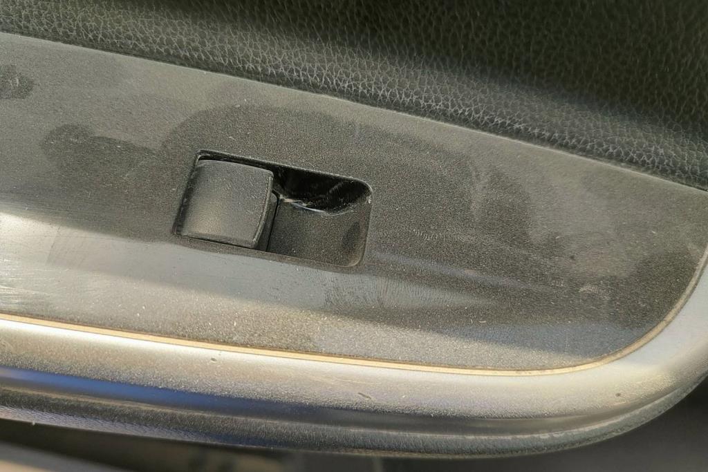 Cabin  Control buttons Mitsubishi L200