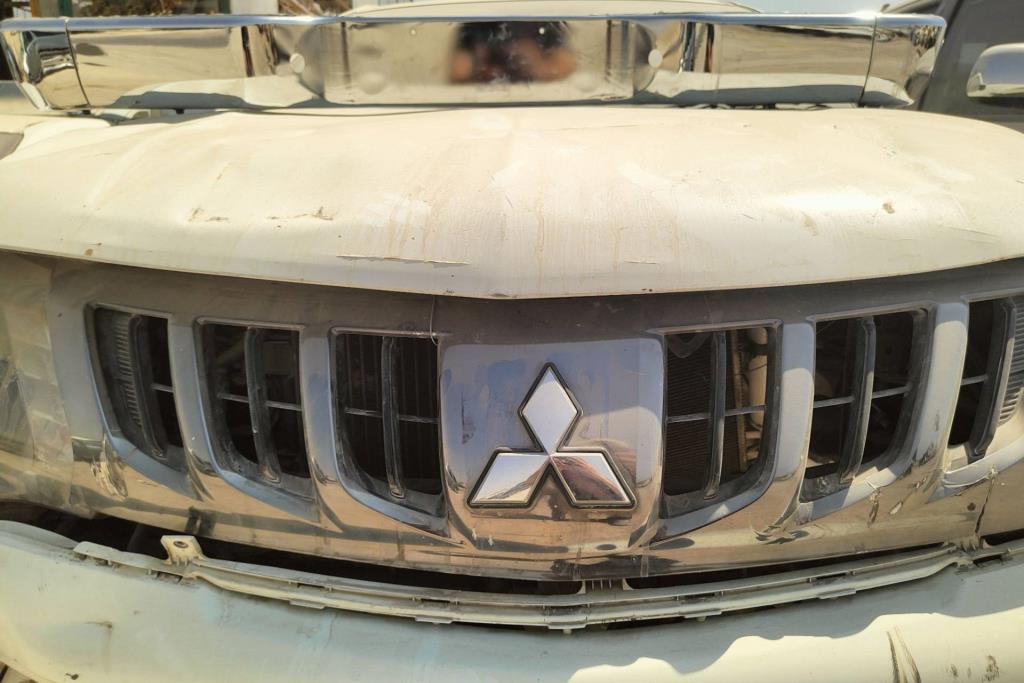 Body  Grilles Mitsubishi L200