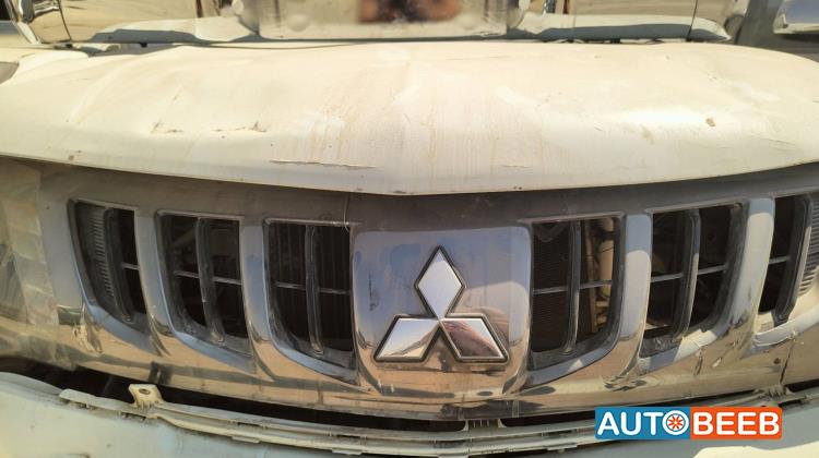 Body  Grilles Mitsubishi L200