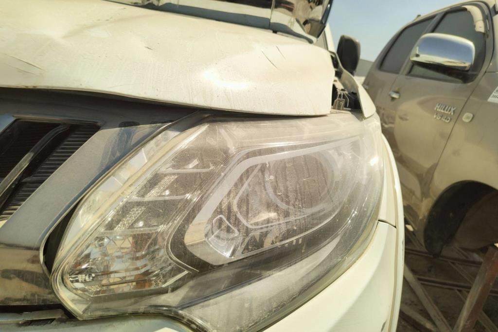 Lights Front light Mitsubishi L200